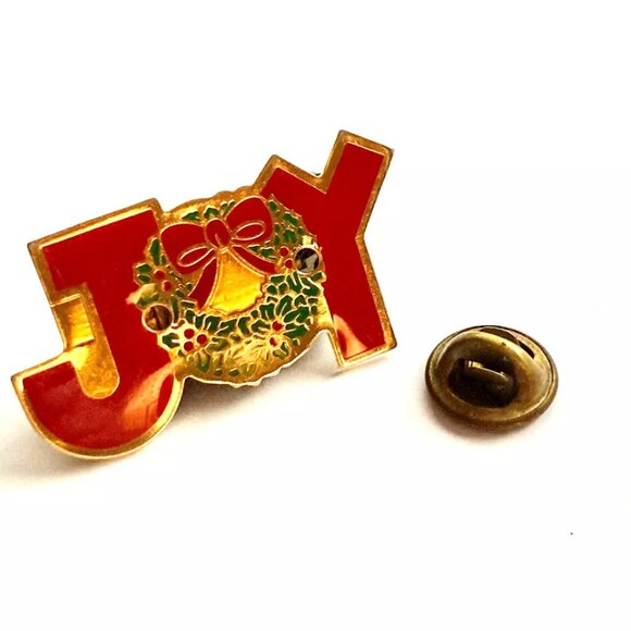 Vintage Christmas JOY Wreath Holly Tie Tac Lapel Pin Brooch Enamel Red Green - Picture 10 of 12